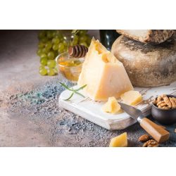 Parmezán jellegű sajt 1kg egész